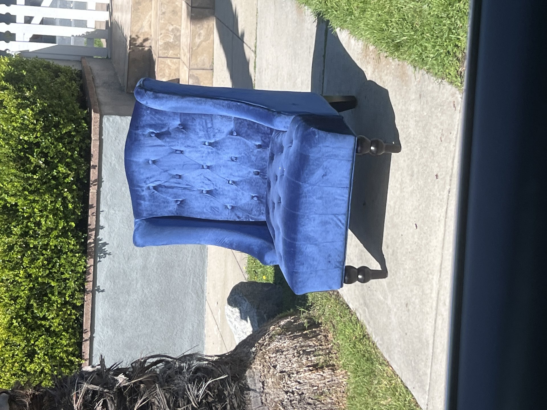 Free chair for curbside pickup